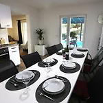 Alemi, Private Pool, Sauna & Free Parking Villa