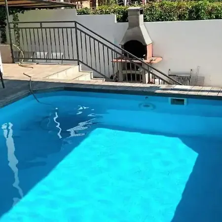 Alemi, Private Pool, Sauna & Free Parking Villa *
