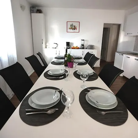 Alemi, Private Pool, Sauna & Free Parking Villa *