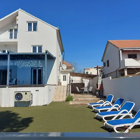 Villa Alemi, Private Pool, Sauna & Free Parking