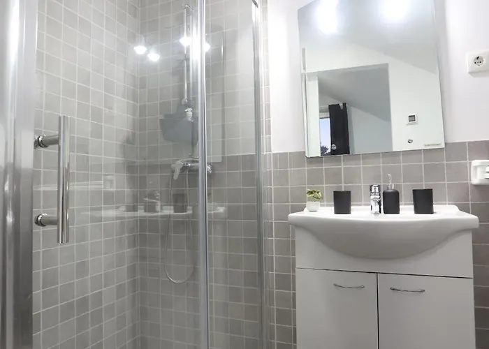 Alemi, Private Pool, Sauna & Free Parking * Brodarica (Sibenik-Knin)