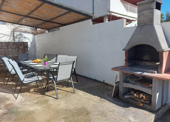 Alemi, Private Pool, Sauna & Free Parking Villa