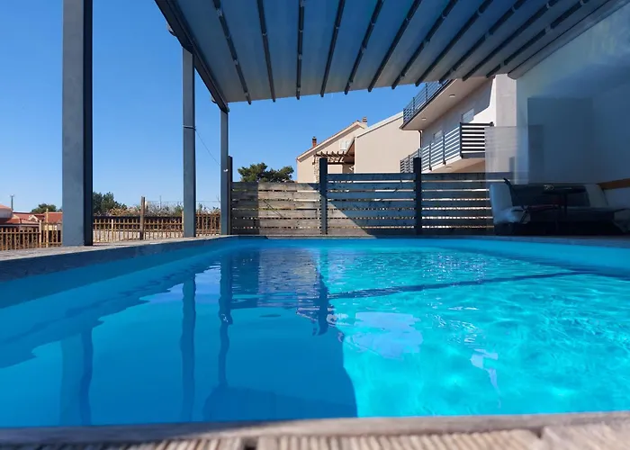 Alemi, Private Pool, Sauna & Free Parking Villa *