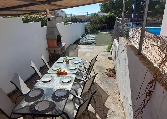 Villa Alemi, Private Pool, Sauna & Free Parking