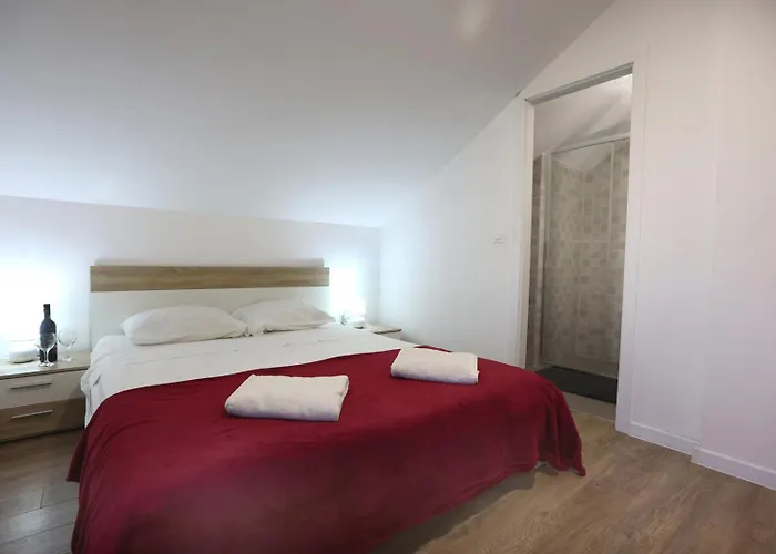 Alemi, Private Pool, Sauna & Free Parking Villa